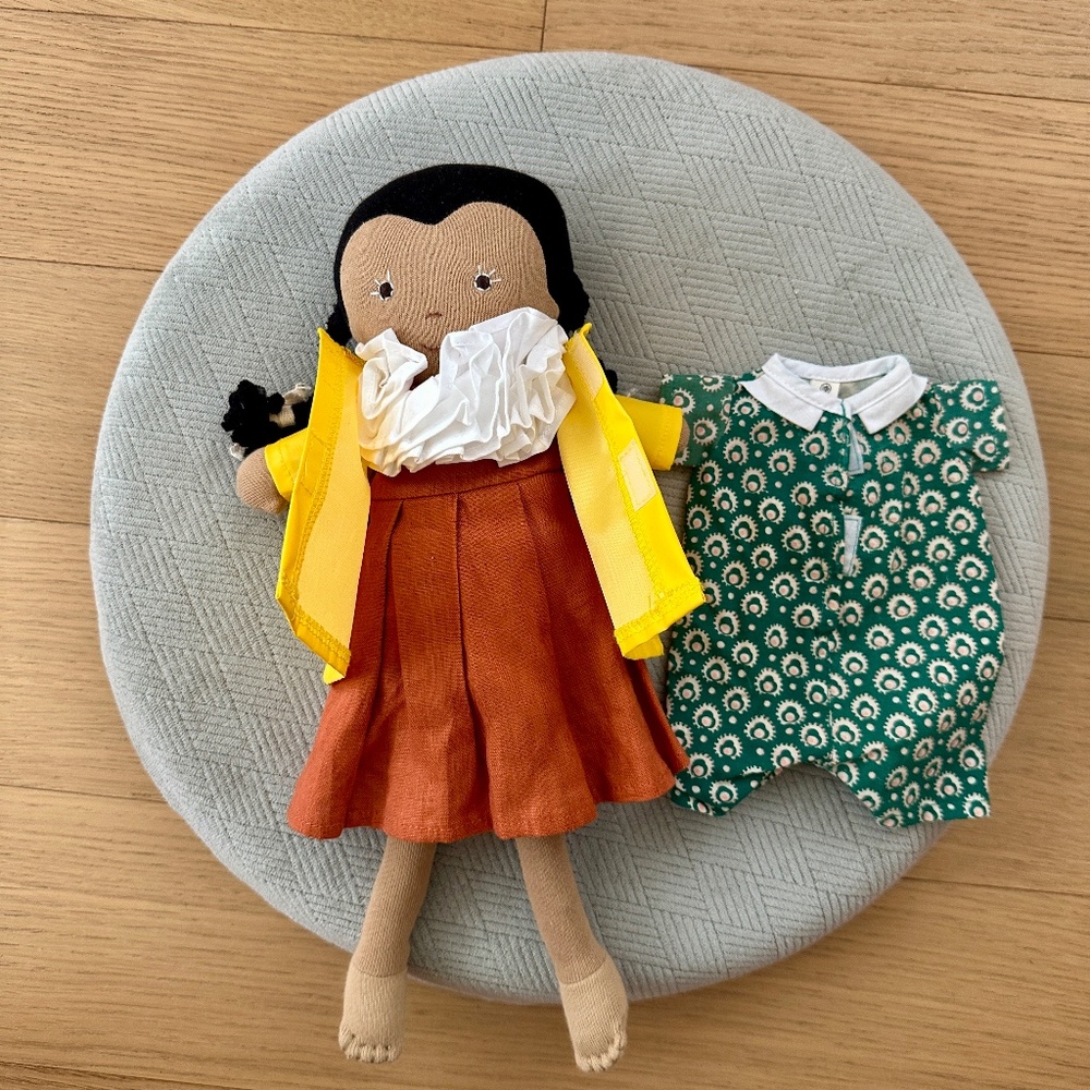 HAZEL VILLAGE Celia Doll + 3 Outfits